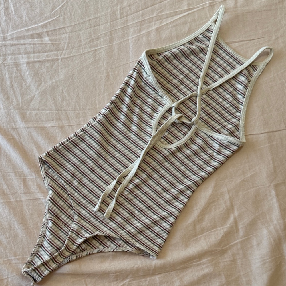 Abercrombie & Fitch Striped Ribbed Bodysuit in White and Multicolor Stripes - Picture 6 of 7